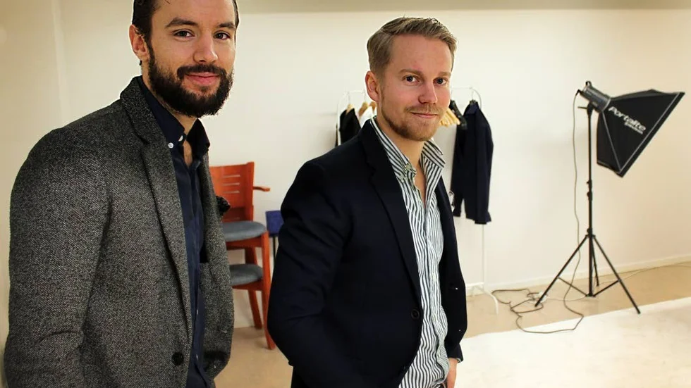 Inne i fotostudion sker en stor del av det arbete som därefter hamnar på Neckwears hemsida.