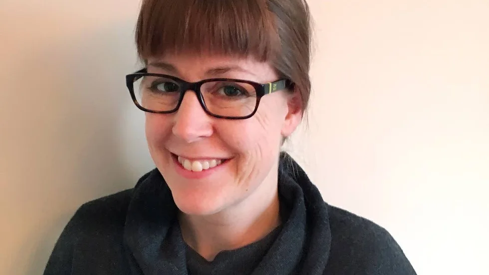 Dubbelt upp. Att Frida Meyer både är lärare och läkare, tror hon bidrar till pedagogiken.
