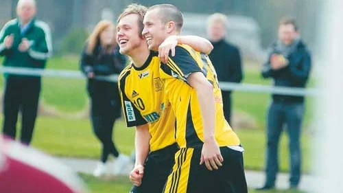 Rickard Thuresson och Jimmi Gustavsson sänkte Hagapojkarna med två mål var för VIF.