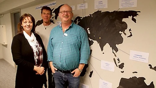 Lärarna Ann-Louise Sandelius och Thomas Svarén samt rektorn Alf Olsson har del i Vimmerby gymnasiums satsning på internationella frågor.