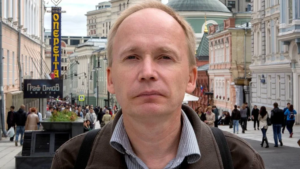 Kalle Kniivilä, född 1965 i Norra Karelen, är journalist på Sydsvenskan och bosatt i Lund. Han är Rysslandskännare och tidigare Moskvakorrespondent för den finska tidningen Kansan Uutiset.