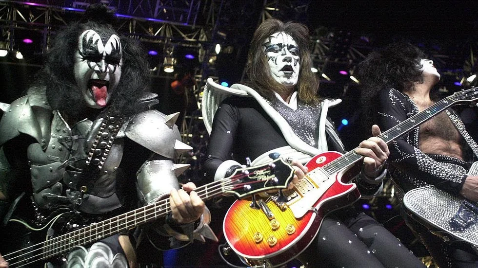 Jättefarliga! 1976 hotade KISS ungdomen i Sverige.