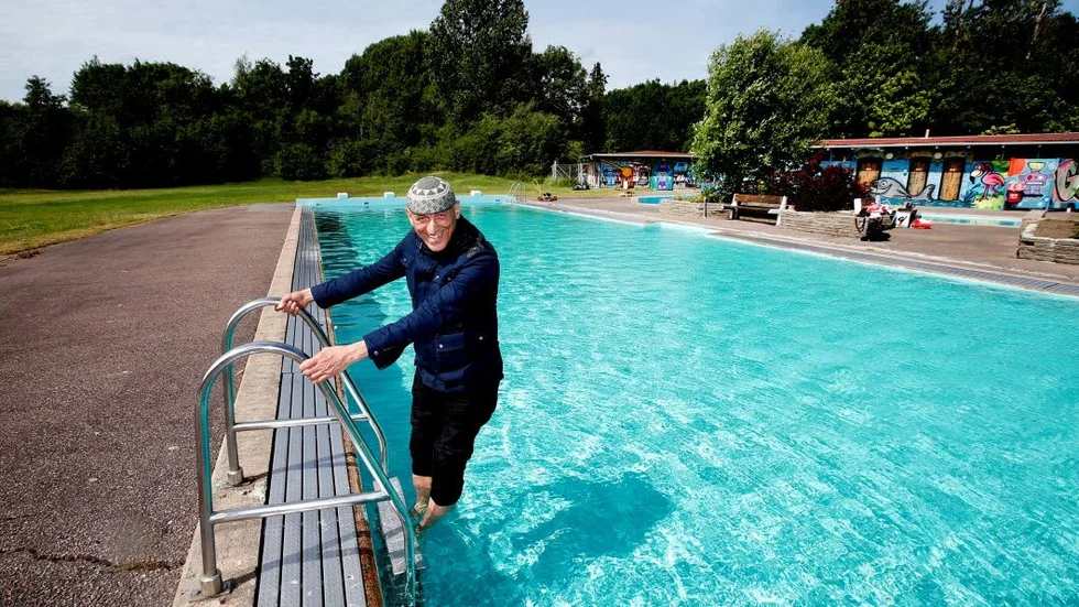Glad. Sami Rahim har alltid tott på att Glyttingebadet ska "leva" igen.