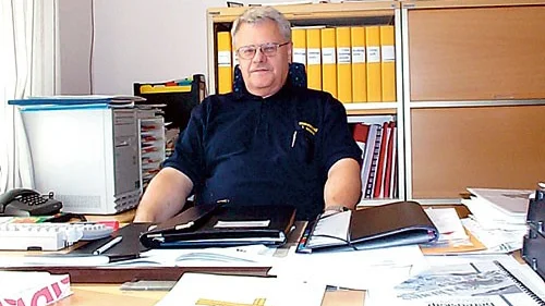 "2004 blir nog ett intressant år." Torbjörn Rosenius, räddningschef i Hultsfred, räknar med att det kommer att bli en hel del extraarbete i år för att leva upp till den nya lagen om skydd mot olyckor.