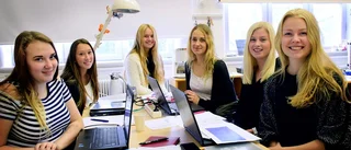 Nu tar tjejerna över och räddar dansen
