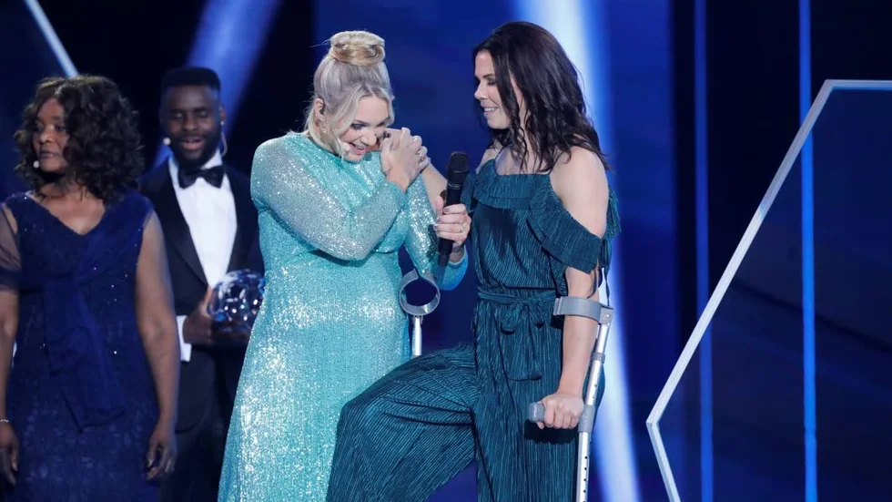 Anna Brolin stöttade Jessica Samuelsson på fotbollsgalan.