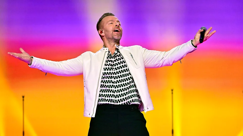 Det blir fest på Lassemans altan när Arvingarna får ett eget tv-program. Arkivbild.