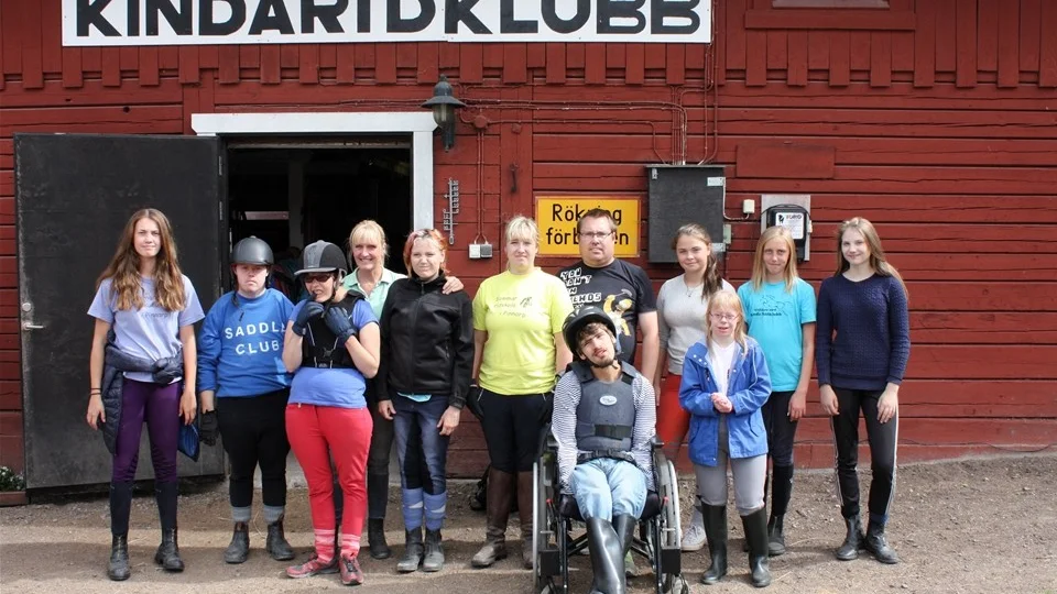 Fr v: Isabelle Andersson, Sam-Peter Persson, Frida Hollman, Helen Bizzotto, Anna Danielsson, Ella Björnberg, Axel Söderberg, Morgan Sandberg, Julia Wass, Emma Söderqvist, Lea Pettersson och Tindra Andersson.