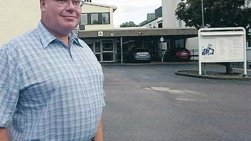 "Huvudlöst." Det anser Tomas Peterson är ordet för vad som nu sker inom landstinget