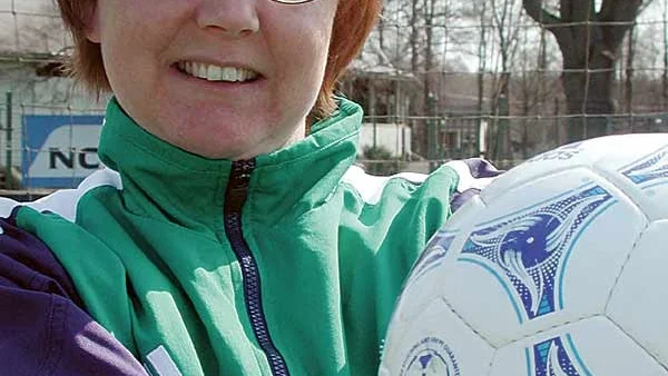 Nu tar projektledaren Anna Stålhgren nya tag. Projekt Tjejkraft i Hultsfred vill öppna dörrarna för killarna också.