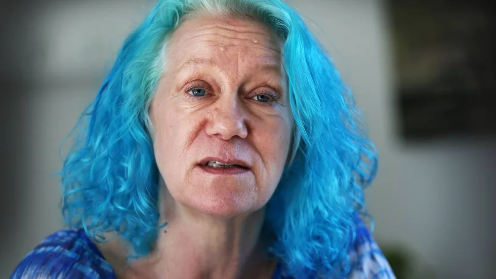 – Visst ska älgarna få finnas, men just den här älgkon är onaturligt tam och det är inte oproblematiskt, säger
EvaMarie Törnström.