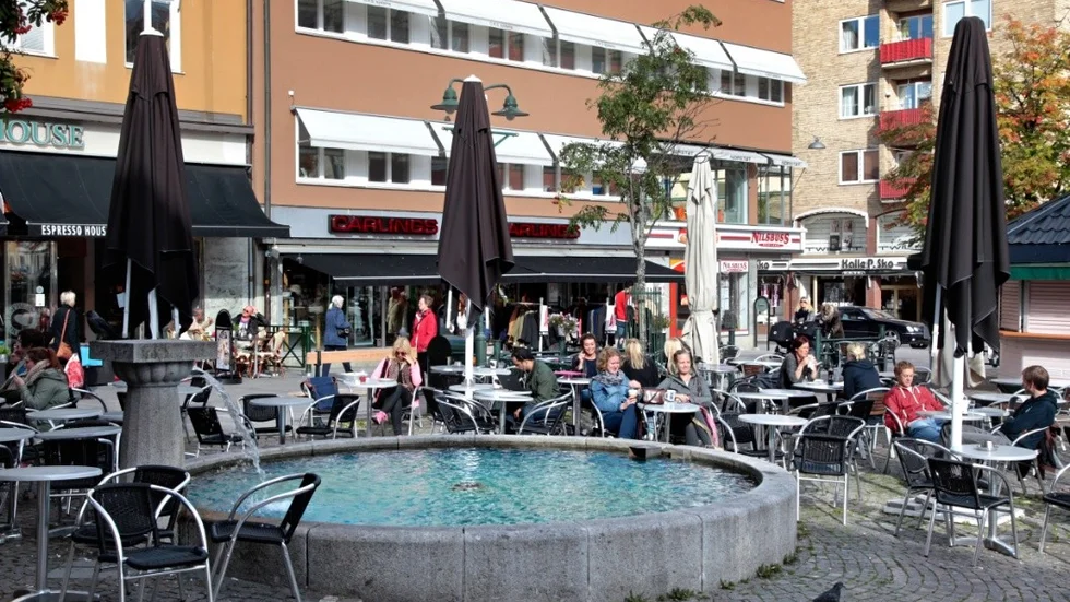 LINKÖPING 20120924
Linköpings centrum.
Bilden: Expresso House på Trädgårstorget.
Bild Jeppe Gustafsson