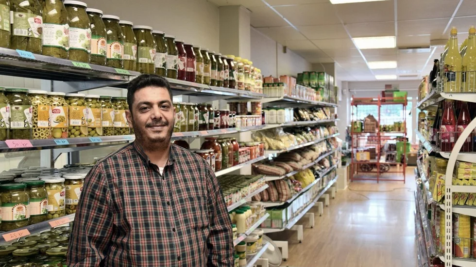 Mahmoud Al Mustafa är glad över det mottagande butiken fått. Foto: Roger M Carlsson