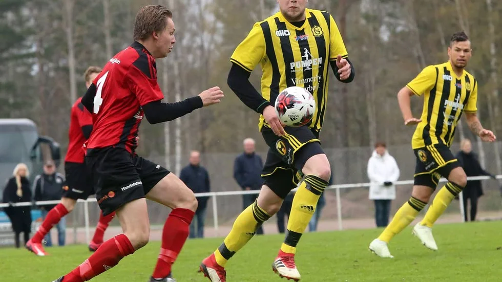 Rasmus Bexell och Kevin Gaines gjorde två mål vardera mot Hvetlanda.