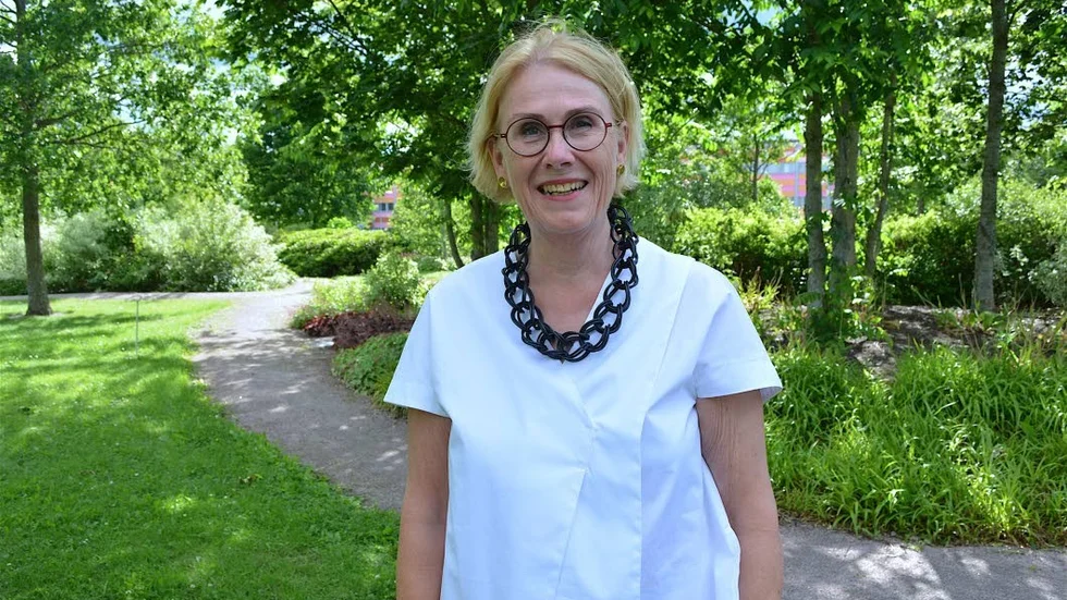 Mitt i naturen. Åsa-Britt Karlsson föddes på slätten utanför Klockrike, men har numera fritidshus i Kindabygden.