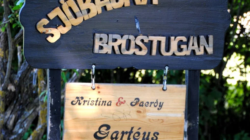 Paradiset. Paerdy bor i paradiset - eller Sjöbacka bro som det också heter