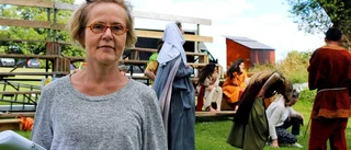 Ruin blir teaterscen i mörkret