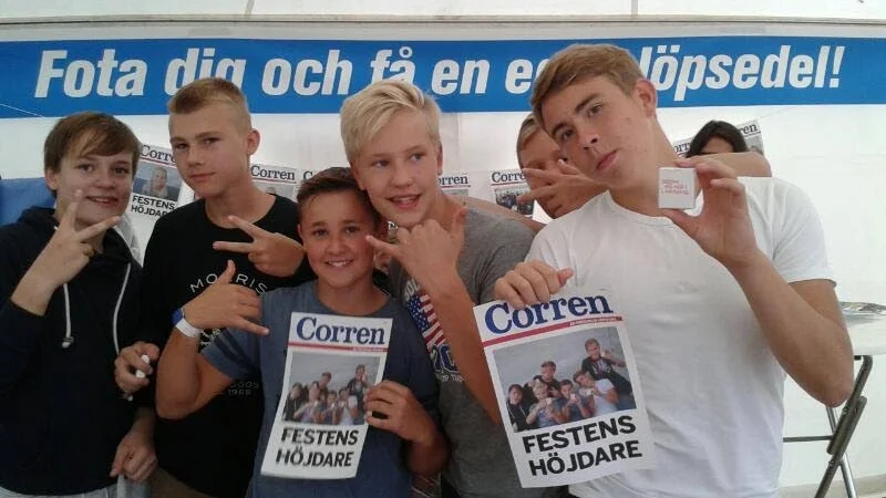Löpsedel. De här killarna satte sig själva på löpet i Correntältet.