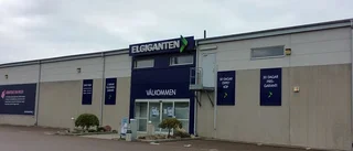 Tjuvar forcerade dörr med bil