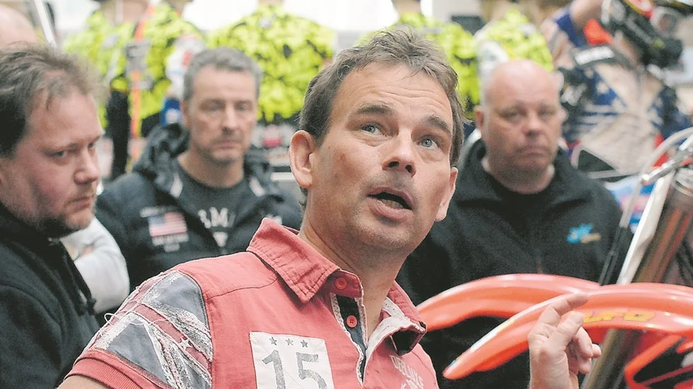 Västerviks speedwaylag besökte MX World Collection i Vimmerby, där de fick en guidad tur av ägaren Magnus Frodig. Dagen avslutades med gemensam träning för laget i Västervik som uppladdning inför kommande säsong.