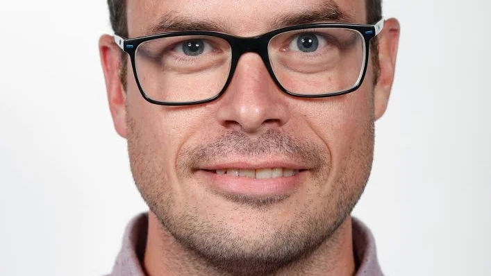 Innebandyförbundets utvecklingschef Emil Risberg ligger bakom innebandyns nya utvecklingsmodell som infördes för några år sen.