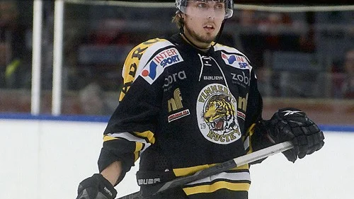 VH:s Alexander Holmberg närmar sig comeback. Han hoppas vara tillbaka till Allettan-premiären.