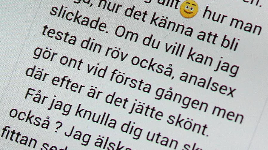 Sexköp. En drygt 30-årig man skriver till "14-åringen" för att få henne att göra upp om sex.