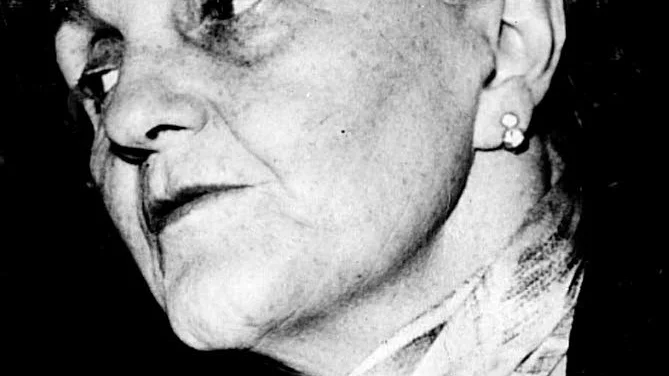 Moa. "Det finns många författare att välja på, i Norrköping finns Moa Martinson till exempel." säger Britt-Louise Nilsson.