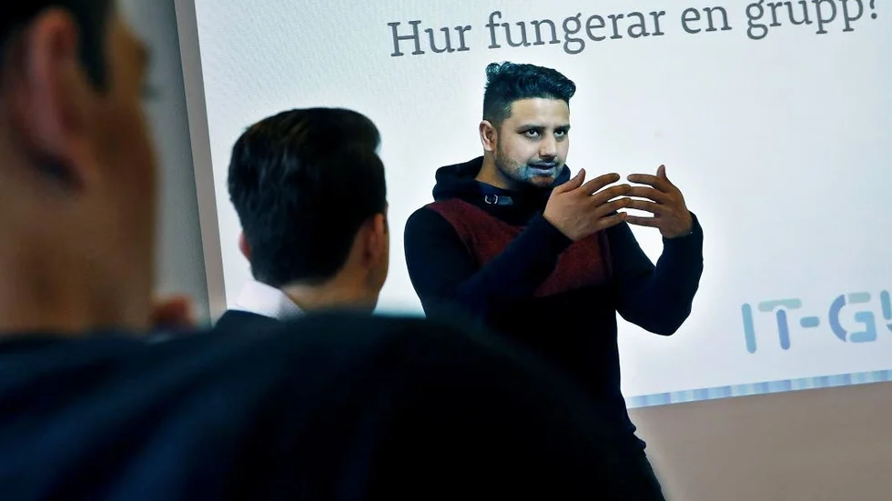 Förebild. Tariq Nasari har själv jobbat som guide i många år. Nu undervisar han istället en kommande generation.