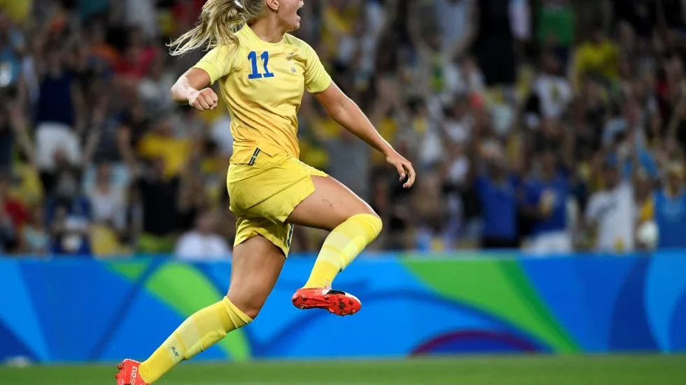 Jubla. Stina Blackstenius och det svenska U20-landslaget vann VM-genrepet mot Norge med 2-1.