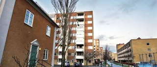Motalabo ifrågasätter märklig p-situation
