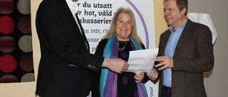 De ger 10 000 till kvinnojour