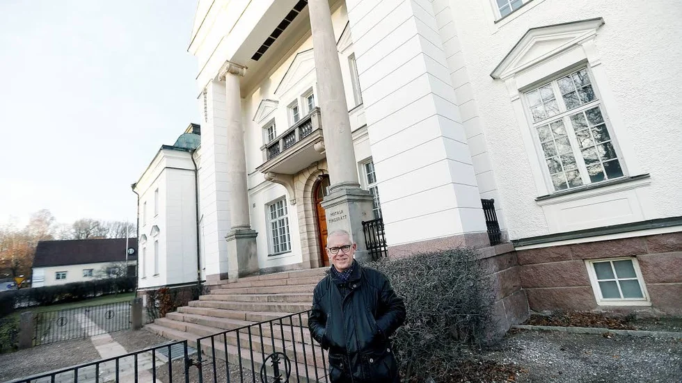 Nöjd. En nöjd fastighetsägare, Jan-Ove Boll, framför Tingshuset.