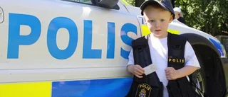 Helmer polis för en dag