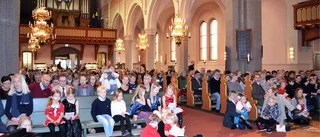 Julspel med barn i Sankt Petri kyrka