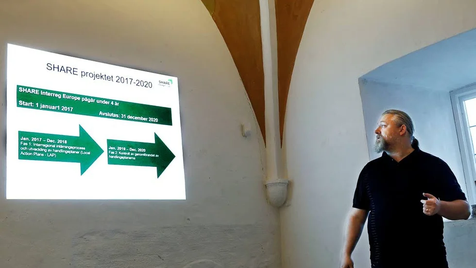 Magnus Reuterdahl höll i ett föredrag där han förklarade vad projektet går ut på.