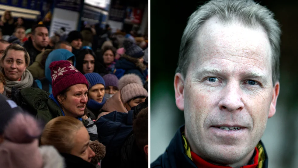 Bilden till vänster visar kvinnor och barn som försöker komma med på tåget i Kiev den 3 mars. Männen måste stanna kvar och strida för sitt land. Benny Hallgren från Roma har hjälpt flera kvinnor och barn att lämna landet.
