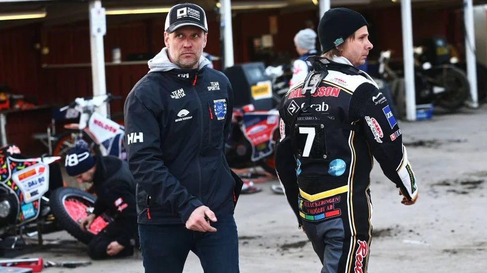 Besviken. Stefan Andersson Skill väntar på ett sexsiffrigt belopp från Piraterna. "Det här har hanterats dåligt. Jag har inte hört ett ljud från klubben på månader".