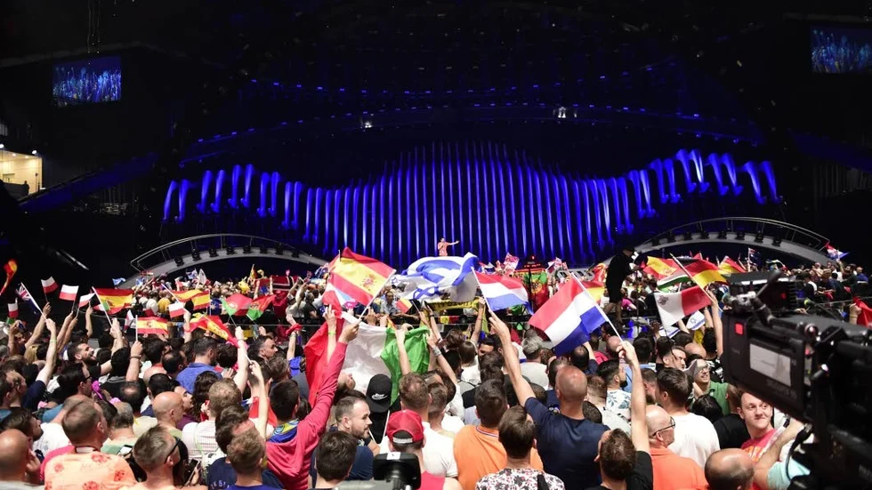 Till synes banalt, men med mycket under ytan. På lördagskvällen är det dags för final i Eurovision Song Contest.