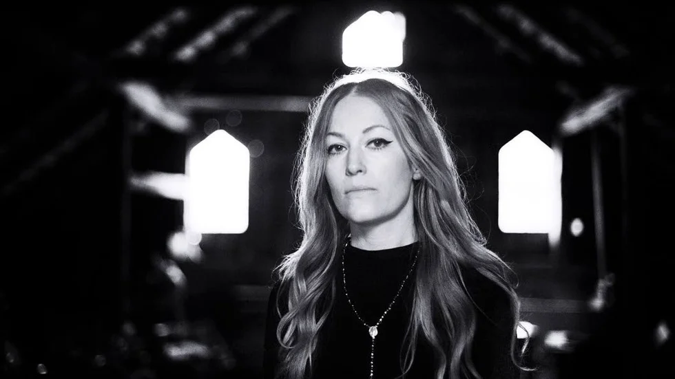 Motalatjejen Anna Lindström släpper snart debut-EP:n "Söräng".