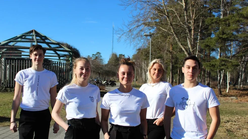 Leva UF drivs av Hanna Lundmark (längst bak till vänster), Majken Rampeltin, Lovisa Werme, Aldin Tafic och Erik Petersen.