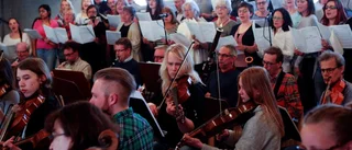 De spelar mot nationalism