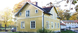 Huset drabbat av äggkastning