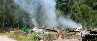 Brand i husvagn – "mycket rök"