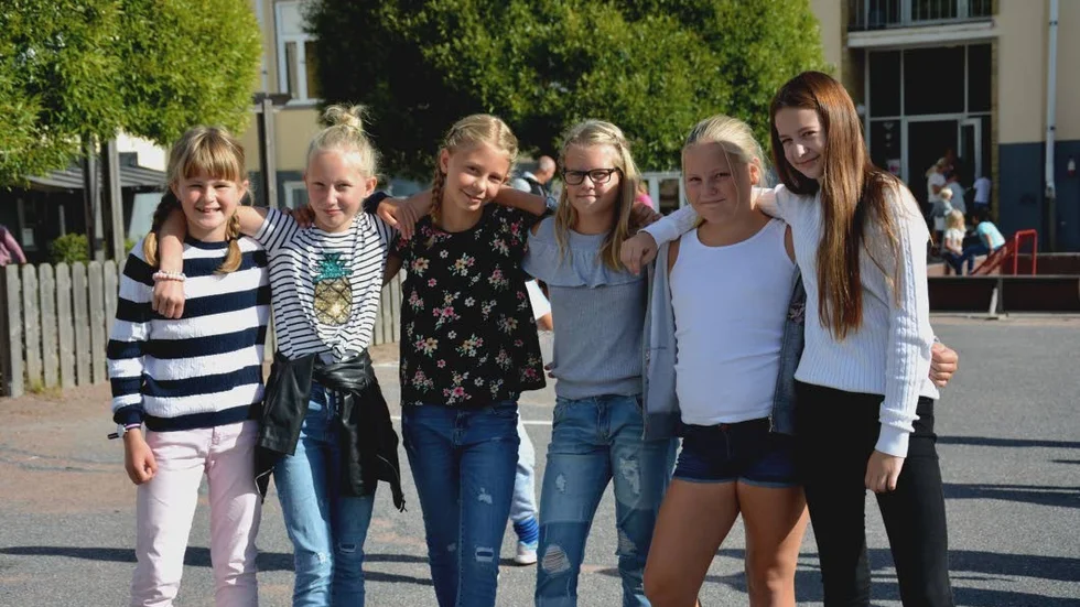 Kompisar. Tuva Nilsson, Ida Sällgren och Nelia Tideman är nöjda över och vara tillbaka i skolan med sina vänner.