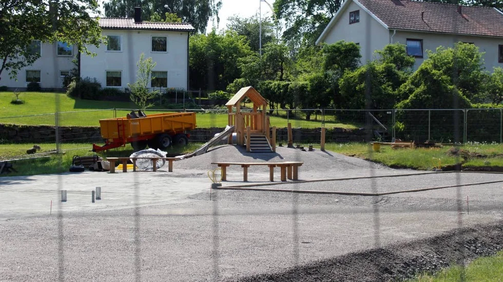 Parken kommer bland annat att innehålla boulebana, sandlåda, gungor, bollplan, studsmatta och rutschbana. Till hösten räknar man med att allt ska vara klart.