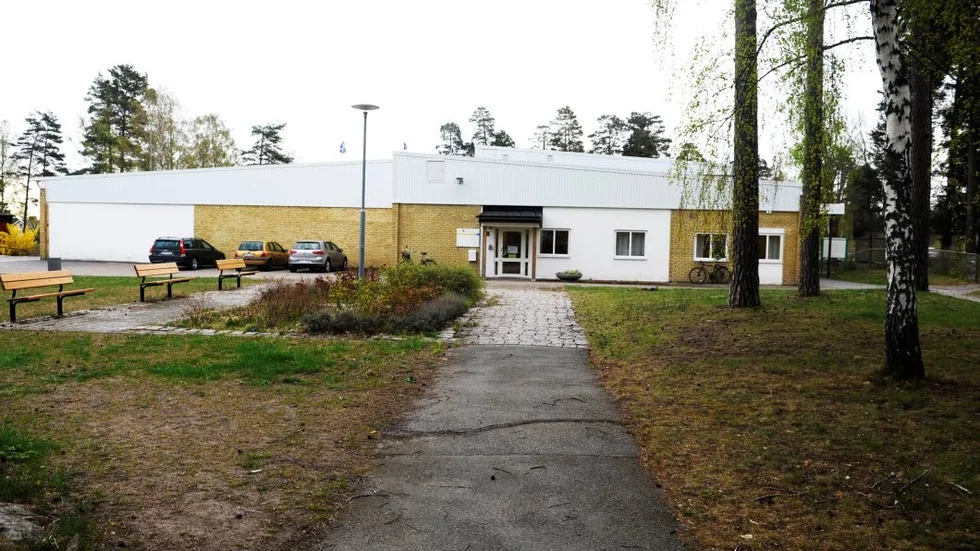 I anslutning till Långrevet byggdes ett stadsdelscentra. I dag finns ingen mataffär kvar.