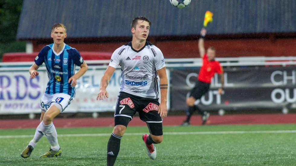 Just den här gången blev Johannes Ehn avvinkad för offside, men han gjorde också två mål när Maif slog Husqvarna med 5–3 i Svebska cupen.