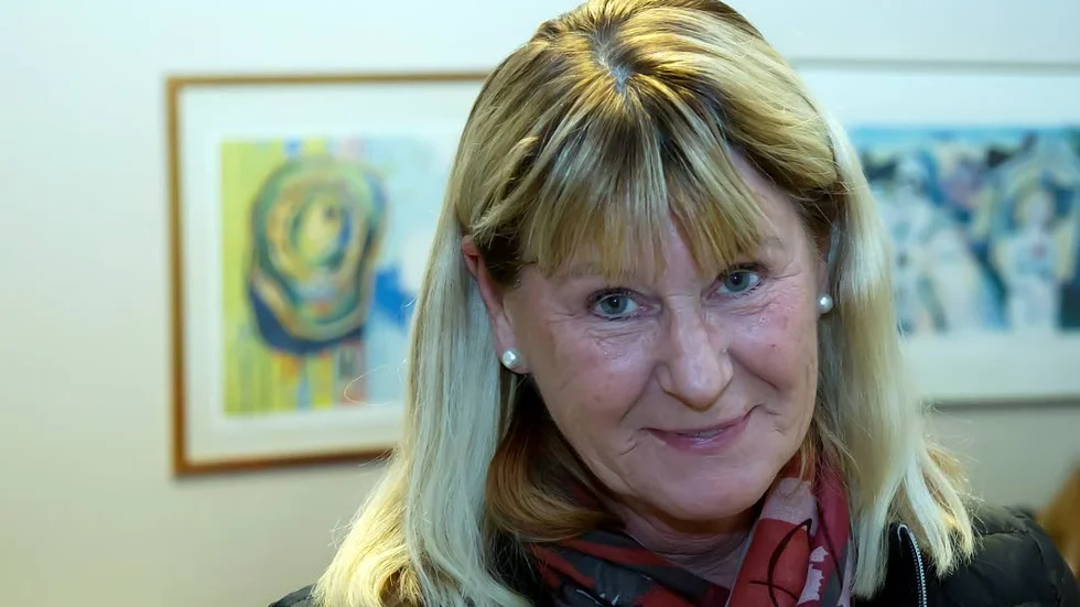 Anette Carlsson från Lions damklubb är med som en av tre "luciamammor".