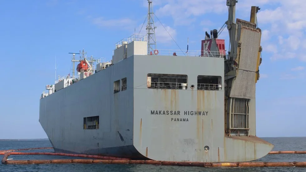 Västervik och Valdemarsviks kommuner ansöker om 4,7 miljoner kronor i ersättning för saneringsarbetet i Flatvarp. Mer pengar kommer dock att begäras.
